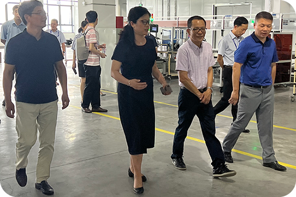 福建省冶金（控股）公司黨委委員、副總經(jīng)理侯孝亮一行到我公司調(diào)研、指導(dǎo)